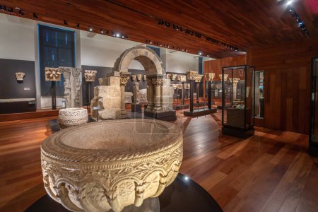 Téléchargez les photos : Madrid, Espagne - 18 juin 2019 : Intérieur du Musée archéologique national - Madrid, Espagne - en image libre de droit