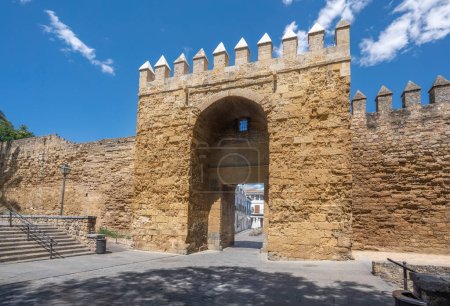 Téléchargez les photos : Puerta de Almodovar (Porte d'Almodovar) - Cordoue, Andalousie, Espagne - en image libre de droit