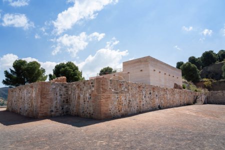 Foto de Silla del Moro - antiguo puesto de guardia del Generalife con vistas a la Alhambra - Granada, Andalucía, España - Imagen libre de derechos