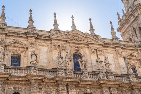 Téléchargez les photos : Détail de la façade de la cathédrale de Jaen - Jaen, Espagne - en image libre de droit