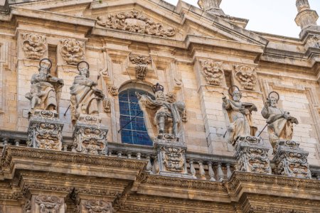 Téléchargez les photos : Détail de la façade de la cathédrale de Jaen - Jaen, Espagne - en image libre de droit