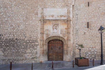 Téléchargez les photos : Porte de l'église de La Magdalena - Jaen, Espagne - en image libre de droit