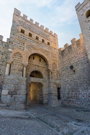 Téléchargez les photos : Puerta de Alfonso VI Gate (Puerta de Bisagra) - Tolède, Espagne - en image libre de droit