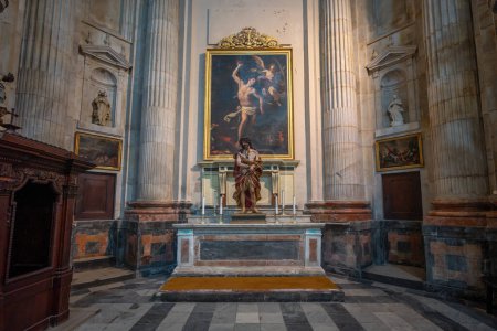 Téléchargez les photos : Cadix, Espagne - 9 avril 2019 : Chapelle Saint-Sébastien à la cathédrale de Cadix - Cadix, Andalousie, Espagne - en image libre de droit