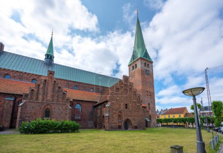 Téléchargez les photos : Église St. Olafs - Helsingor, Danemark - en image libre de droit