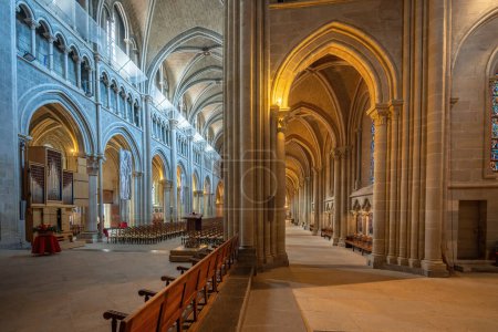 Foto de Lausana, Suiza - 04 / 12 / 2019: Interior de la Catedral de Lausana - Lausana, Suiza - Imagen libre de derechos