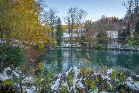 Foto de Grand Pond en el Parque del Castillo de Ambras - Innsbruck, Austria - Imagen libre de derechos