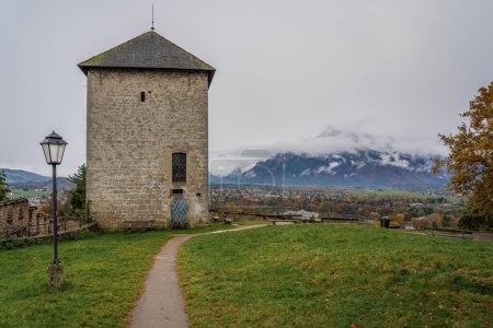 Foto de Torre Joseph en Richterhohe Fortificación en Monchsberg - Salzburgo, Austria - Imagen libre de derechos