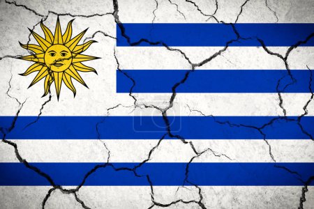 Téléchargez les photos : Uruguay - drapeau de pays fissuré - en image libre de droit