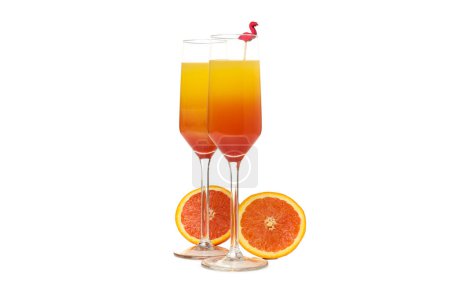 Foto de Cóctel naranja, concepto de delicioso cóctel fresco de cítricos de verano, aislado sobre fondo blanco - Imagen libre de derechos