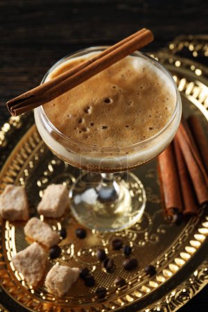 Téléchargez les photos : Cocktail expresso martini, délicieuse boisson alcoolisée, cocktail dessert - en image libre de droit