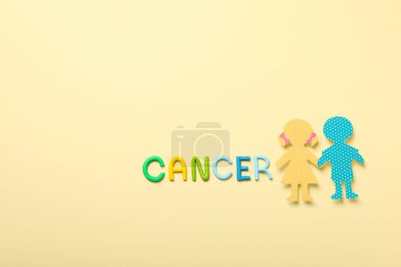 Téléchargez les photos : L'inscription Cancer en lettres colorées avec des figures d'enfants - en image libre de droit