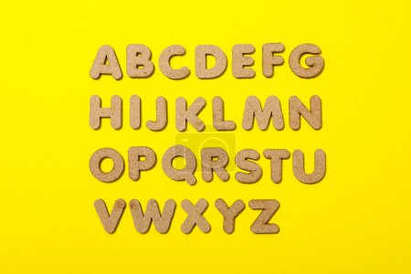 Alphabet aus dreidimensionalen Buchstaben, Draufsicht.