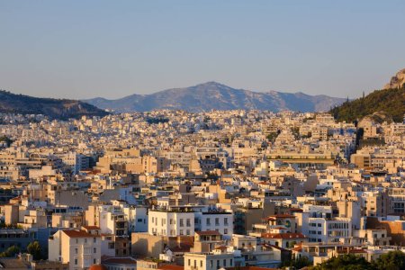 Téléchargez les photos : Athènes, GR - 29 juillet 2023 : Vue panoramique d'Athènes, capitale de la Grèce, au coucher du soleil - en image libre de droit