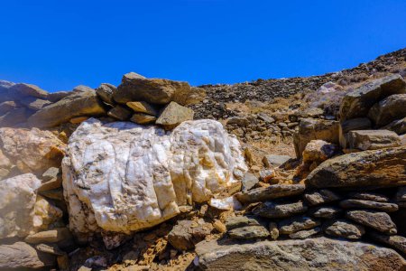Foto de Bloque de mármol natural en la isla de Tinos, Grecia - Imagen libre de derechos