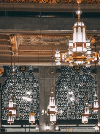 Photo for MECCA, KINGDOM OF SAUDI ARABIA-JUNE 2, 2023 : Beautiful chandeliers at the new King Abdullah extension in Makkah, Saudi Arabia. The new extension expected to cost USD30 billion US dollars. - Royalty Free Image