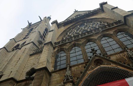 Foto de El frente oeste de la iglesia de Saint-Severin - París, Francia - Imagen libre de derechos