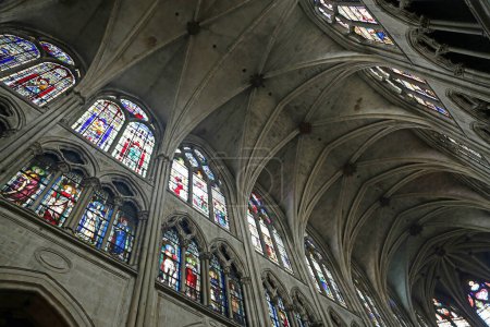Foto de La bóveda acanalada de la nave principal - Iglesia de Saint-Severin - París, Francia - Imagen libre de derechos