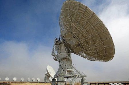 Vista lateral en la antena de cerca, Very Large Array, Nuevo México