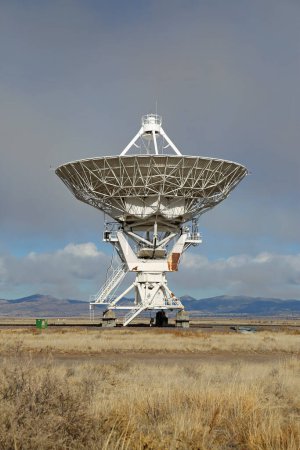 Radio telescope vertical - Very Large Array, New Mexico