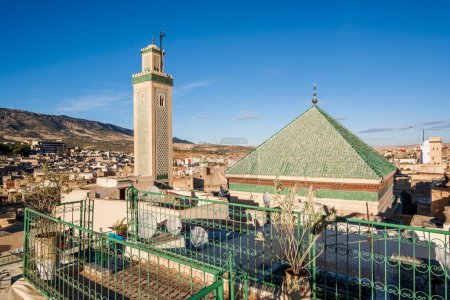 Téléchargez les photos : Célèbre mosquée al-Qarawiyyin et Université au cœur du centre historique de Fès, Maroc, Afrique du Nord. - en image libre de droit