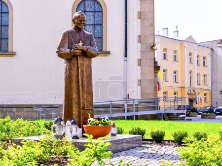  Monument to John Paul II near the Basilica of the Nativity of the Blessed Virgin Mary.