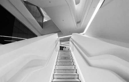 escalera futurista. fondo interior moderno

