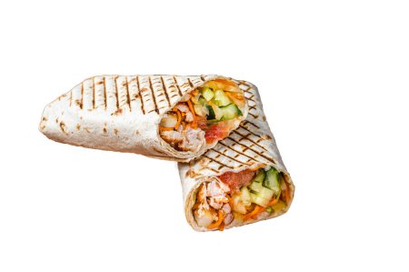Téléchargez les photos : Shawarma durum doner kebab avec salade de viande et légumes. Isolé sur fond blanc - en image libre de droit