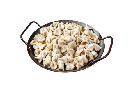 Foto de Cocinar Manti Dumpling, comida cruda en una bandeja de acero. Aislado sobre fondo blanco - Imagen libre de derechos