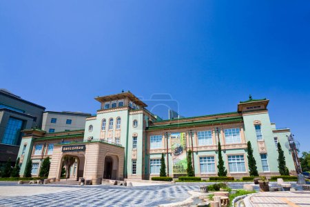 Foto de Vista del edificio del Museo de Historia de Kaohsiung en Taiwán, antigua oficina del gobierno de la ciudad de Kaohsiung. - Imagen libre de derechos