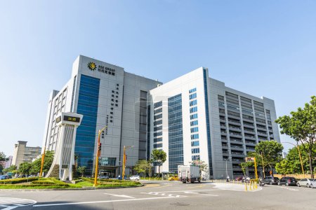 Téléchargez les photos : Vue du bâtiment du groupe ASE à Kaohsiung, Taiwan. c'est un fournisseur de services indépendants d'assemblage et de fabrication de semi-conducteurs. Situé dans Kaohsiung Nanzih Technology Industrial Park. - en image libre de droit