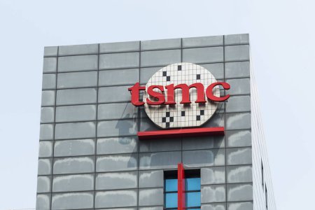 Téléchargez les photos : Taiwan Semiconductor Manufacturing Company (TSMC) usine à Tainan Science Park, Taiwan ; TSMC est la plus grande fonderie de semi-conducteurs indépendante au monde. - en image libre de droit