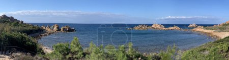 Téléchargez les photos : Panoramic view of Cala Rossa, a beautiful beach in Sardinia, Italy. - en image libre de droit