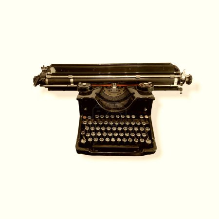 Téléchargez les photos : Machine à écrire vintage avec un fond blanc - en image libre de droit