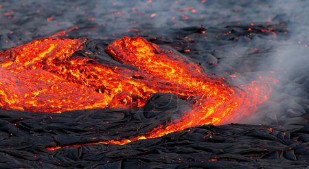 Foto de Lava volcánica que fluye en llamas sobre el volcán - Imagen libre de derechos