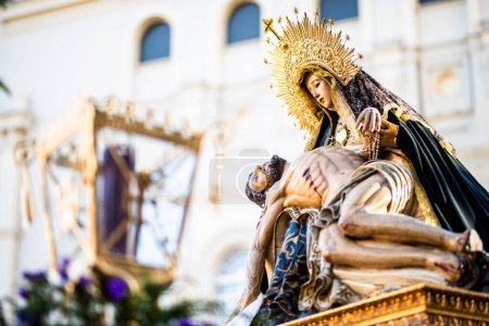 Téléchargez les photos : La Fraternité et Fraternité du Très Saint-Christ de la Descente est une fraternité religieuse à Badajoz, Espagne. - en image libre de droit