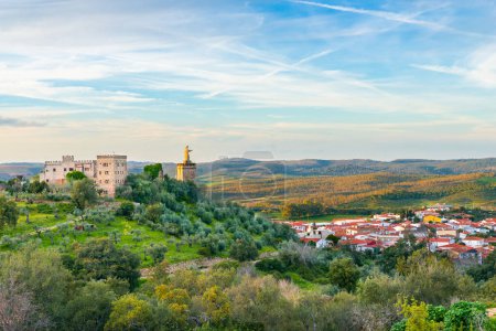 Schloss Beltraneja und das ruhige Dorf Codosera
