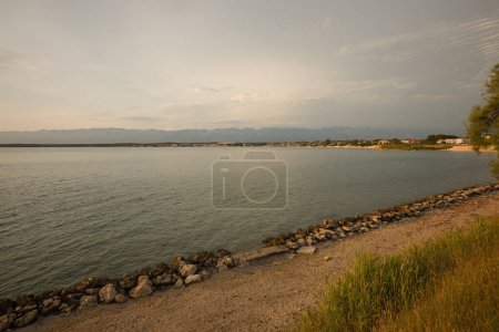 Foto de Costa croata alrededor del pueblo de Vrsi en verano - Imagen libre de derechos