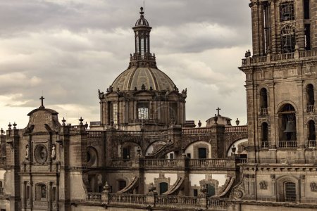 Téléchargez les photos : Mexico City Metropolitan Cathedral détails extérieurs, Mexico - en image libre de droit