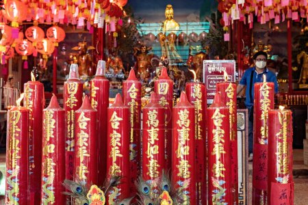 Foto de Traditional Chinese New year candles in Chinatown, Bangkok - Imagen libre de derechos