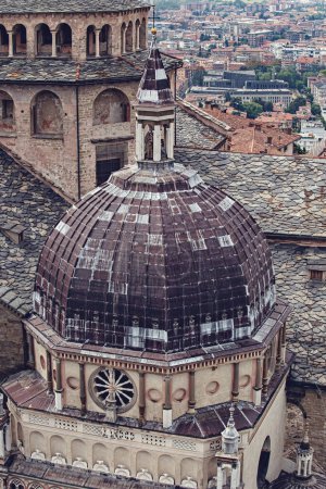Foto de Basílica de Santa Maria Maggiore en Citta Alta, Bérgamo, Italia. Arquitectura histórica del casco antiguo o Ciudad Alta de Bérgamo - Imagen libre de derechos