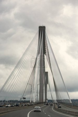 Téléchargez les photos : Le pont Port Mann est un pont à haubans de 10 voies en Colombie-Britannique, Canada - en image libre de droit