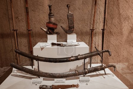Téléchargez les photos : Collection d'armes au Musée du Palais Al Masmak à Riyad Arabie Saoudite - en image libre de droit
