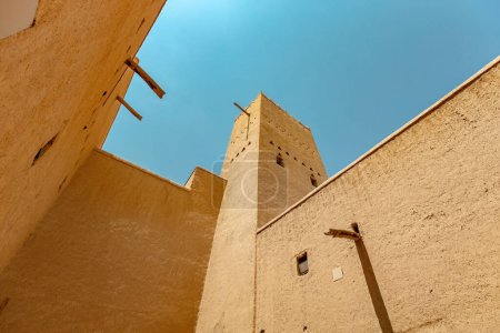 Téléchargez les photos : Mur de grès au Musée du Palais Al Masmak à Riyad Arabie Saoudite - en image libre de droit