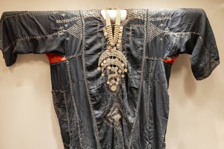 Foto de Colección de antigüedades beduino vestido y joyas en el Museo de Alejandría Biblioteca Egipto - Imagen libre de derechos