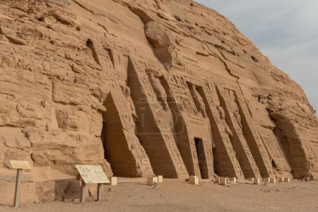 Téléchargez les photos : Le Temple de Néfertari à Abu Simbel Haute Egypte vue de l'extérieur - en image libre de droit