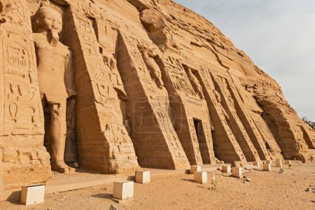 Téléchargez les photos : Le Temple de Néfertari à Abu Simbel Haute Egypte vue de l'extérieur - en image libre de droit