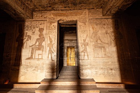 Téléchargez les photos : Le Temple de Néfertari à Abu Simbel Haute Egypte dans les détails - en image libre de droit