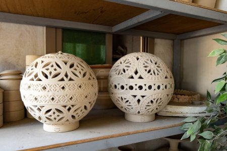 Variété de produits de poterie dans la poterie à Manama Bahreïn