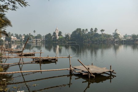 Puthia Rajbari Lago paisaje sitio histórico en Puthia Bangladesh